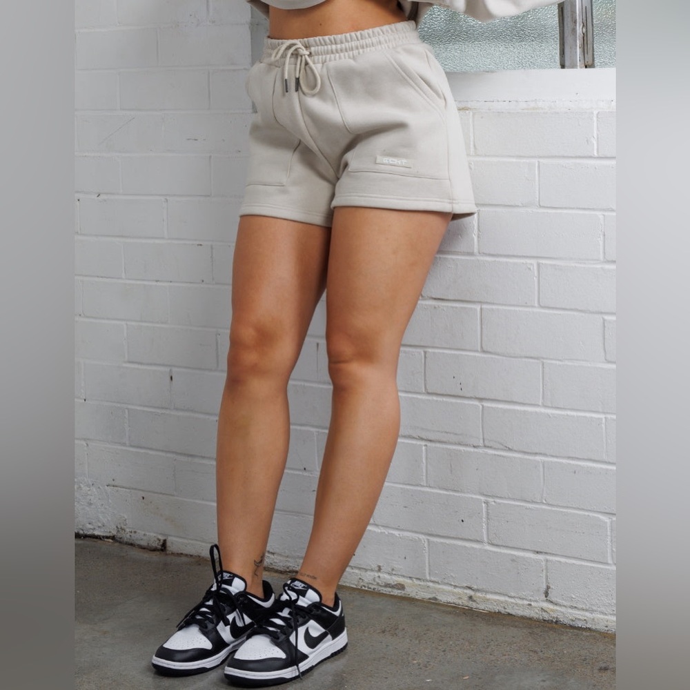 🐨 ECHT Apparel | Basic Shorts in Oatmeal (XS) 🐨